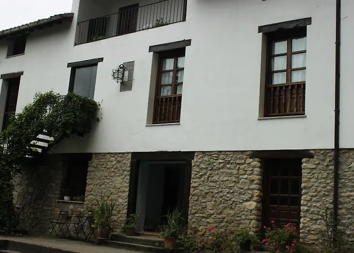 Pensión Muriances 3*